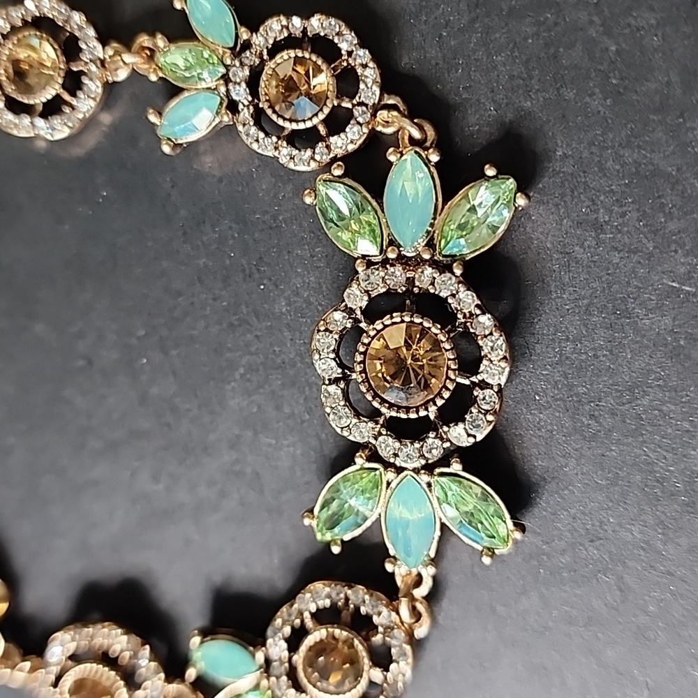 Floral Rhinestone Bracelet - Picture 3 of 6